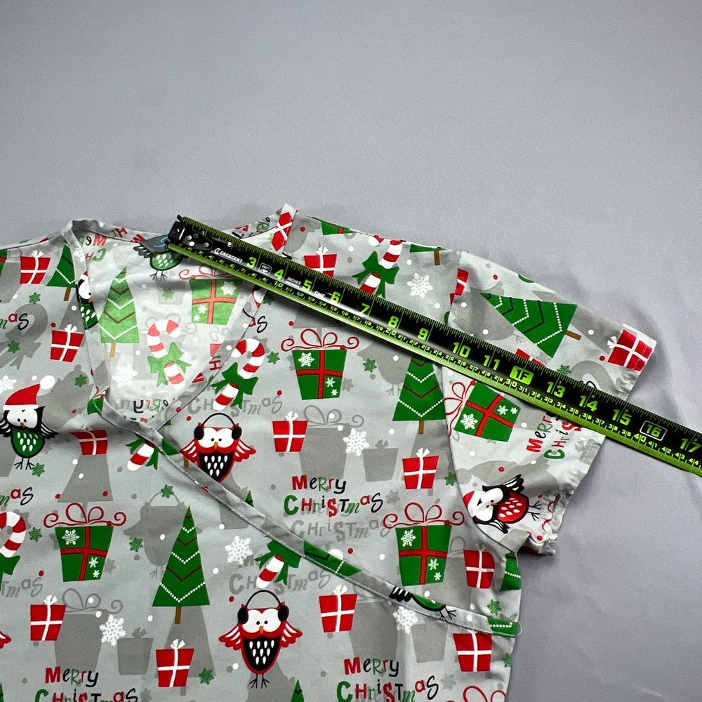 Serene Uniforms Scrub Top Womens Large Gray Christmas Trees & Owls Print Medical - Picture 6 of 10
